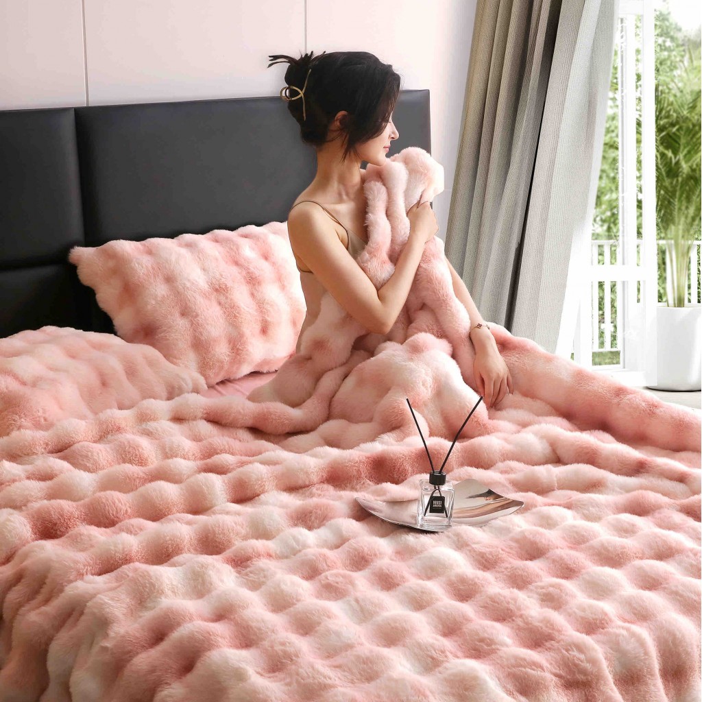 Lenjerie de pat, DeLuxe, cocolino tip blăniță iepure, 2 persoane, 6 piese, roz pudrat marmorat, CC6008