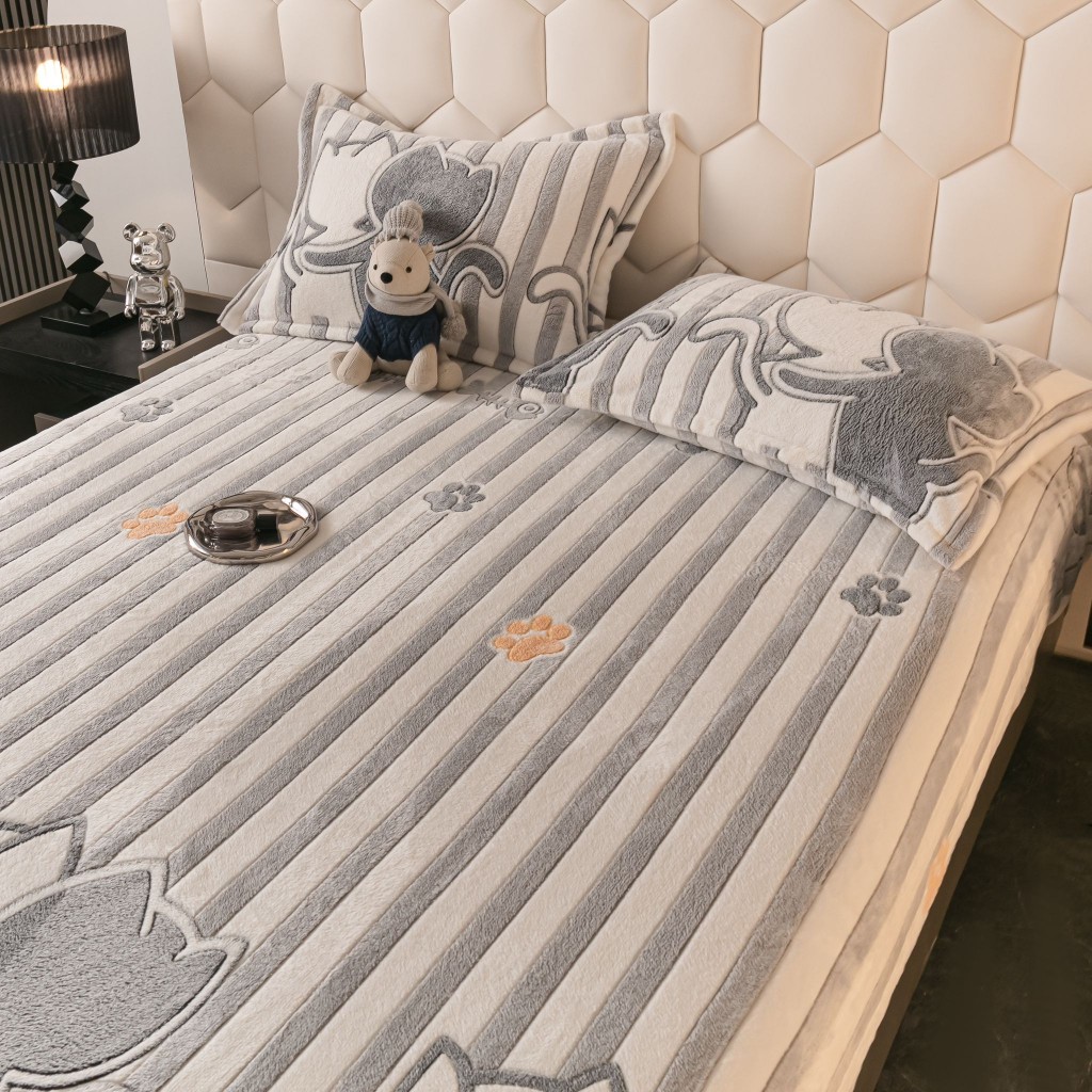 Husă de pat, 2 persoane, cocolino, 3 piese, cu elastic, 180x200cm, gri și alb, cu pisicuțe, HPC149