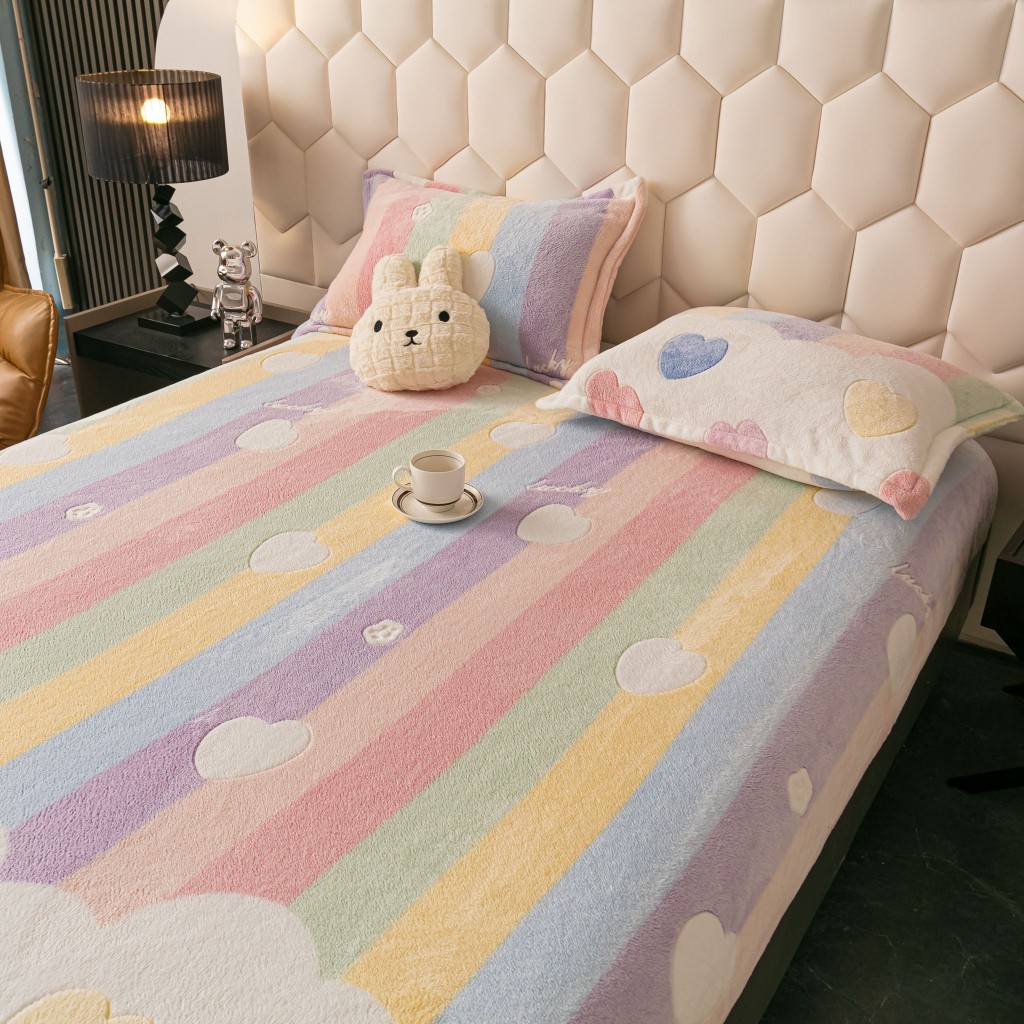 Husă de pat, 2 persoane, cocolino, 3 piese, cu elastic, 180x200cm, crem , cu inimioare, HPC152