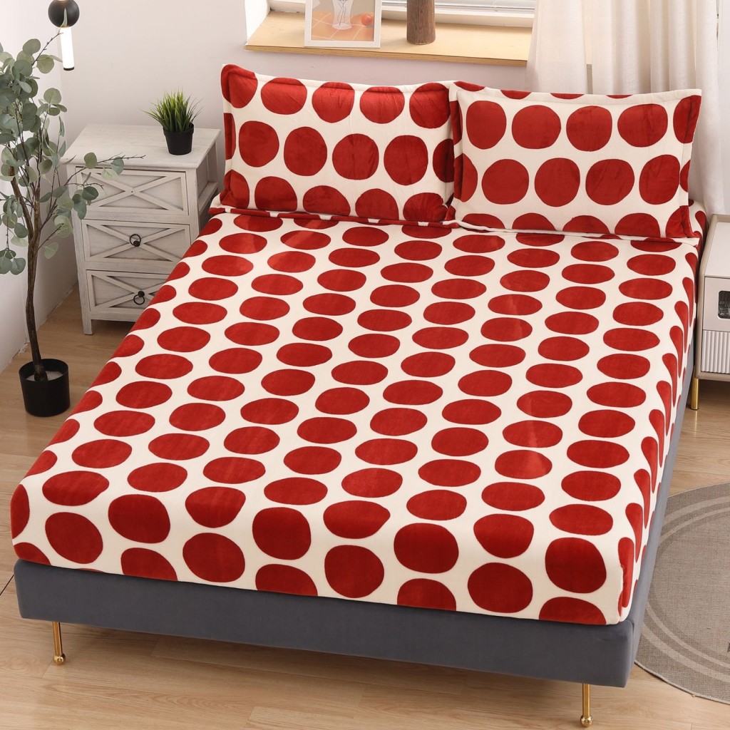 Husă de pat, 2 persoane, cocolino, 3 piese, cu elastic, 180x200cm, crem , cu buline roșii, HPC192 Husă de pat, 2 persoane, cocolino, 3 piese, cu elastic, 180x200cm, crem , cu buline roșii, HPC192
