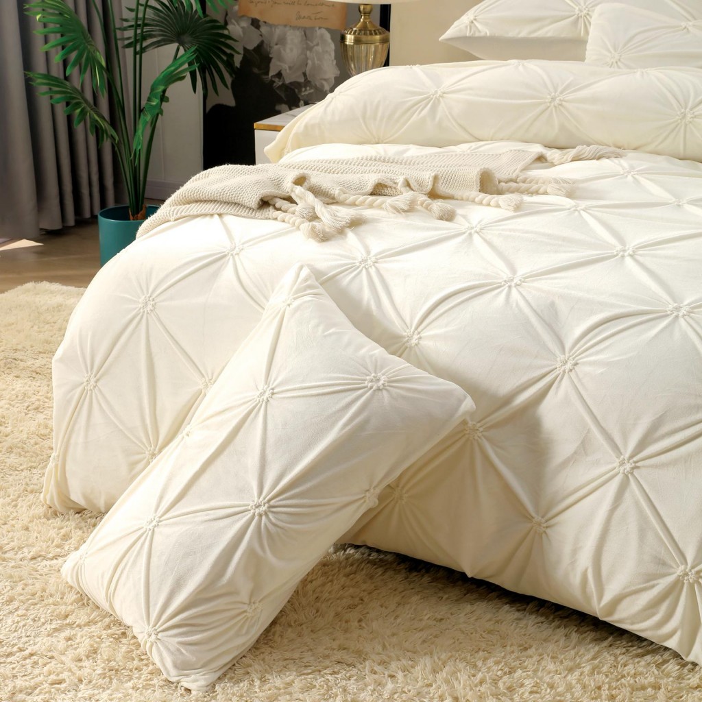 Lenjerie de pat, catifea, 2 persoane, 4 piese, cu elastic, UniDeluxe cu pliuri, 180x200cm, crem deschis , LFC802