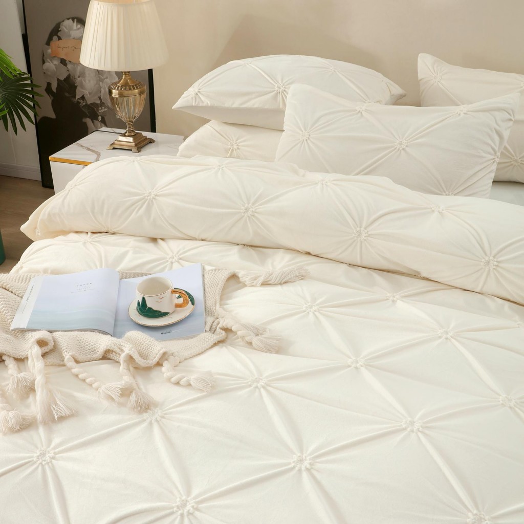 Lenjerie de pat, catifea, 2 persoane, 4 piese, cu elastic, UniDeluxe cu pliuri, 180x200cm, crem deschis , LFC802