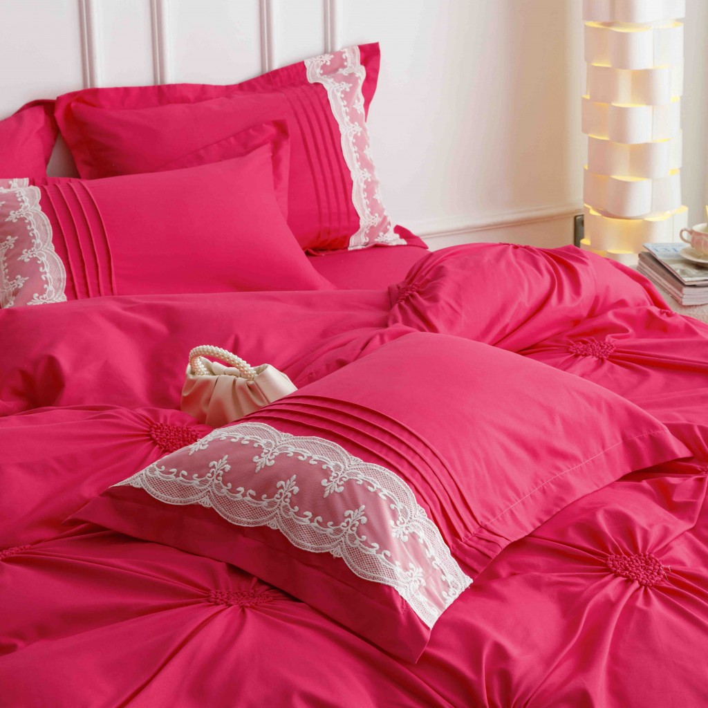 Lenjerie de pat, 2 persoane, finet, 6 piese, Elegant Deluxe Uni, cu broderie pliuri Inima, rosu aprins, 230x250cm, LF816