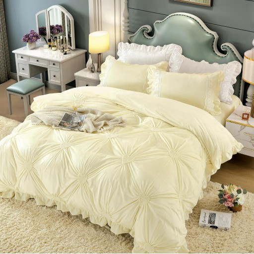 Lenjerie de pat, catifea, 2 persoane, 4 piese, UniDeluxe cu pliuri inimă, 180x200cm, crem deschis, LFC902