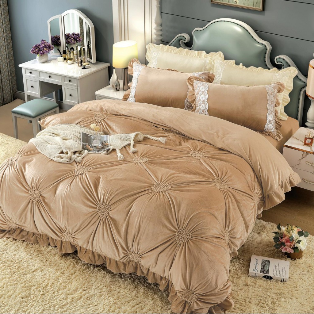 Lenjerie de pat, catifea, 2 persoane, 4 piese, UniDeluxe cu pliuri inimă, 180x200cm, crem închis, LFC904