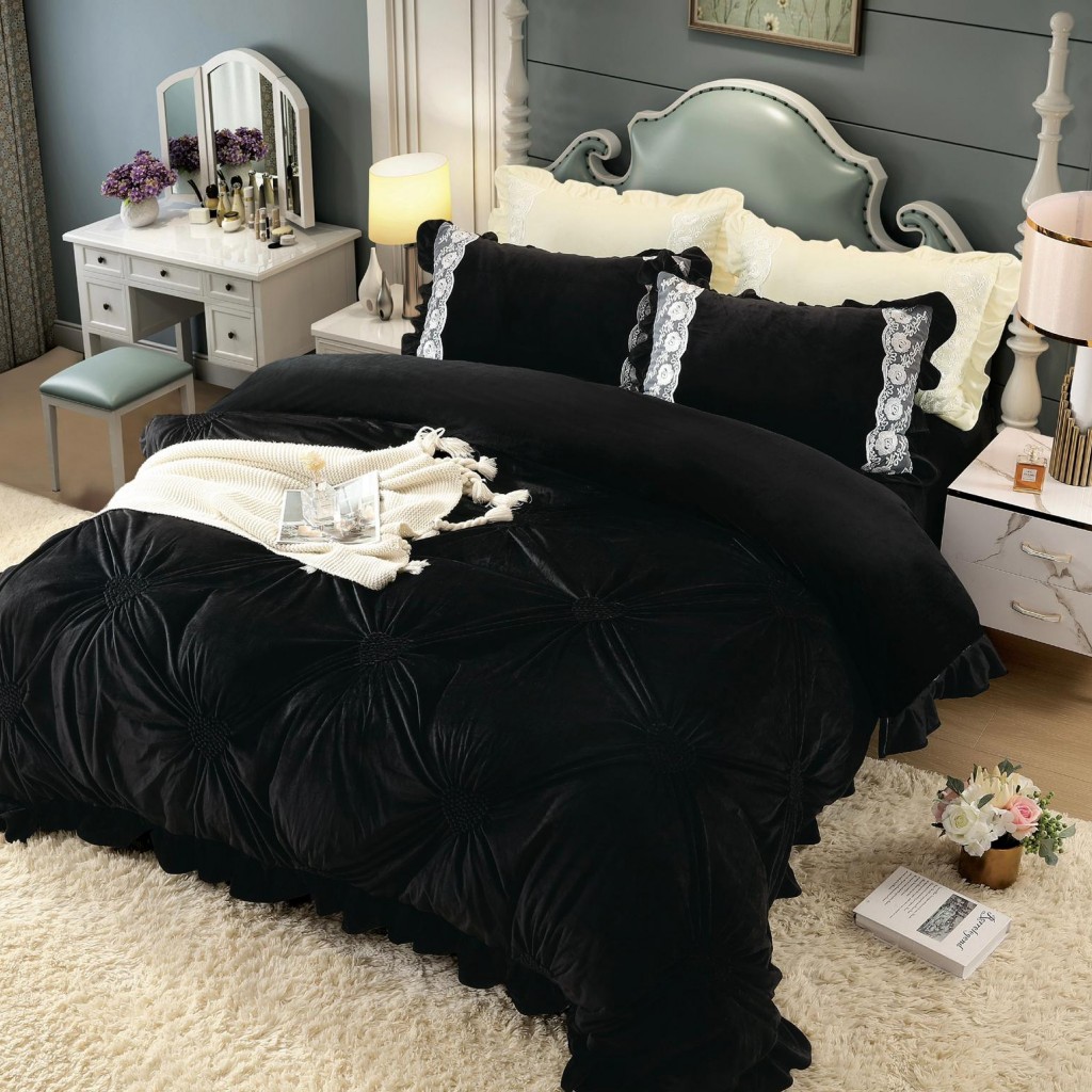 Lenjerie de pat, catifea, 2 persoane, 4 piese, UniDeluxe cu pliuri inimă, 180x200cm, negru, LFC913