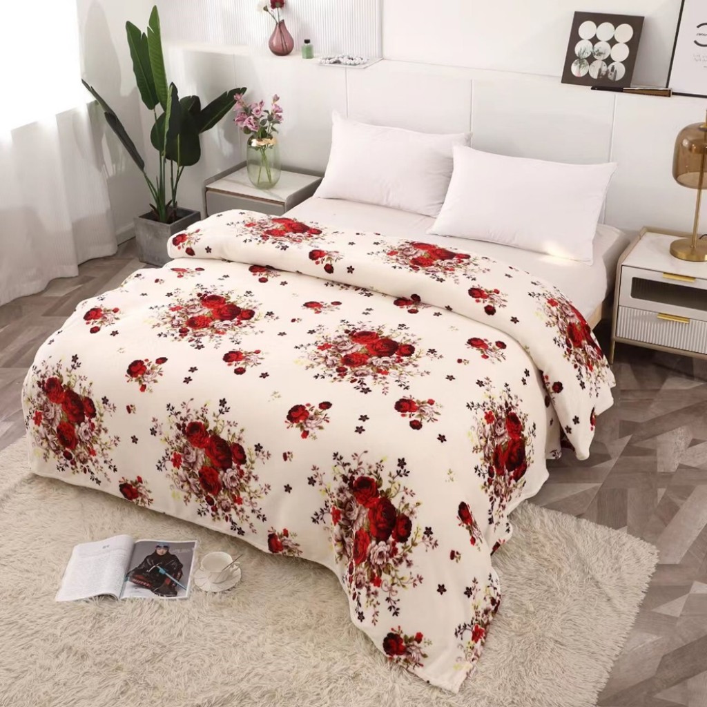 Pătură Cocolino 900gr, 200x230cm, crem , cu floricele roșii, PCS106