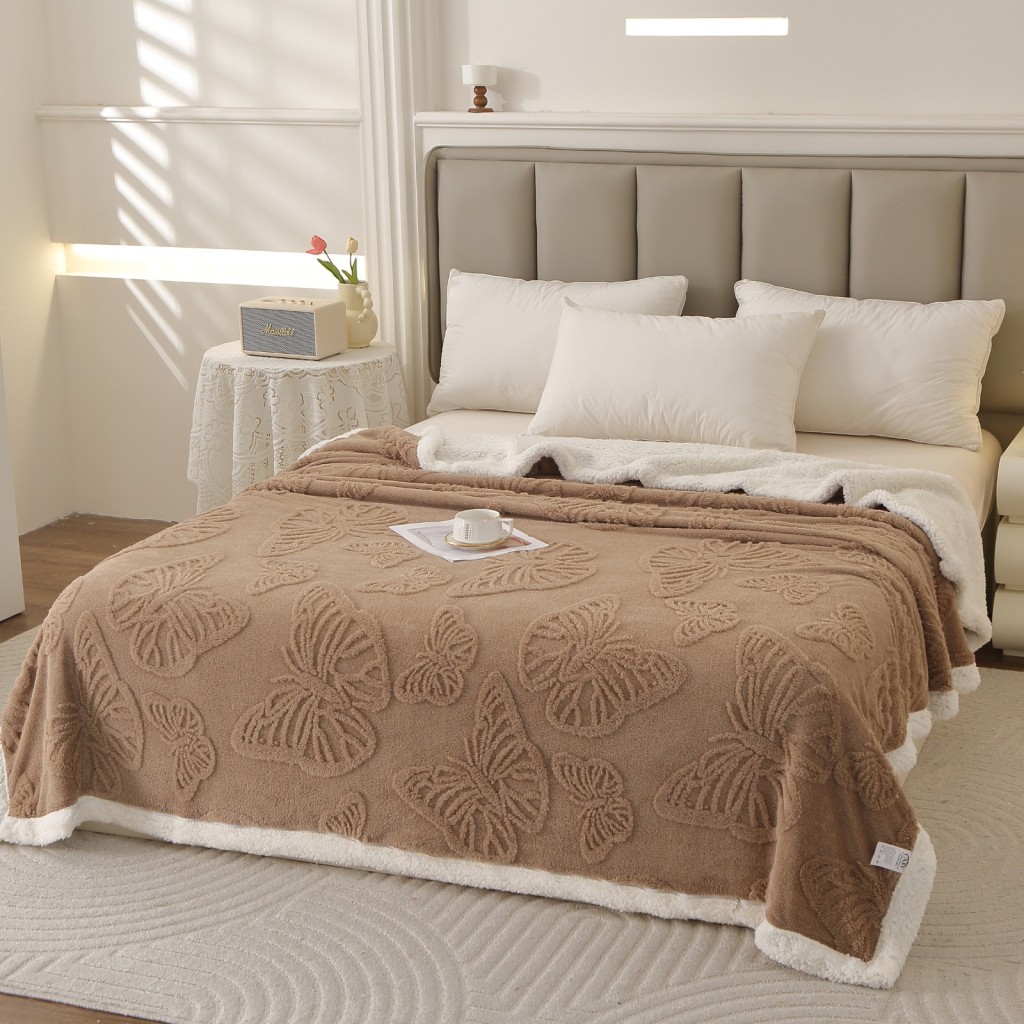 Pătură Cocolino, cu blăniță, imprimeu 3D fluturi, 200x230cm, uni , crem închis, PCB313