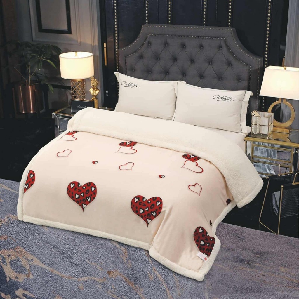Pătură Cocolino, cu blăniță, 200x230cm, crem , cu inimi maro, PCB88 Pătură Cocolino, cu blăniță, 200x230cm, crem , cu inimi maro, PCB88